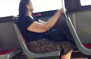 大きなお尻、驚くべき汚い話ふしだらな女とミゼット熟女。 女性 専用 無料 アダルト 動画