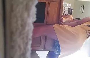 Katerinaは彼女の猫と遊ぶのが大好きなセクシーな金髪です 女性 専用 無料 動画 無 修正