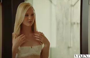 セクシーで官能的で挑発的なストリップ！ 女性 専用 sex 動画 2
