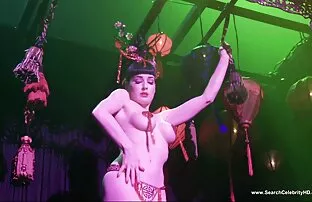 パパの熱い毛むくじゃらの筋肉は私とお尻にオフにジャーク。 女性 専用 の エロ 動画