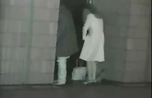 展覧会の男は彼の庭で拾われることを期待しています3 女性 専用 av 動画