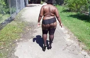 女の子は、口頭性との恋人でプールです。 女性 専用 えろ 動画